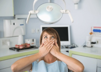girl afraid of dentist